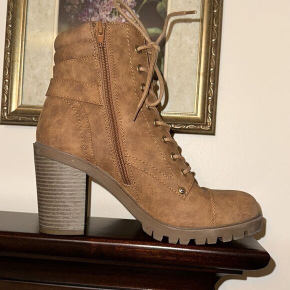 Guess 9.5 M Jaylee Light Brown Faux Leather Lace-up Side Zip Heeled Ankle Boots - Picture 4 of 17